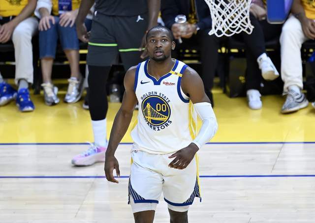 娱乐应用-一夜3大消息！湖人补强新目标，快船迎重大利好，实力榜更新